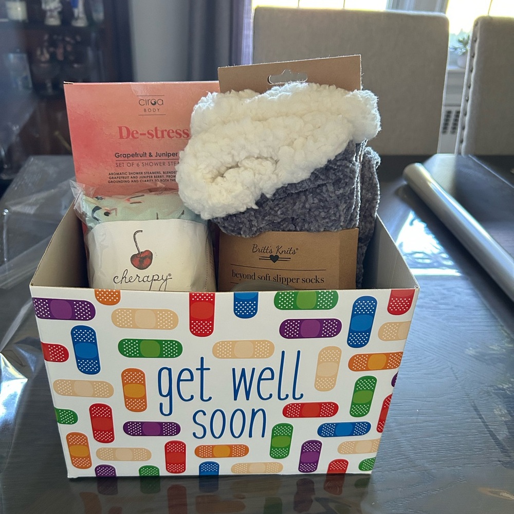 NWOT GELL WELL GIFT BASKET - Picture 2 of 8
